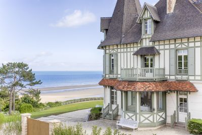 maison 25 Pièces en location saisonnière sur DEAUVILLE (14800) Vacances Maison Deauville 25 Pièces 400 m²